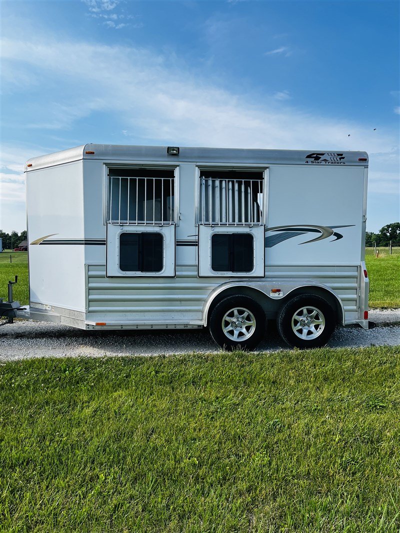 2015 4 Star 2 Horse Slant Load Bumper Pull image 5