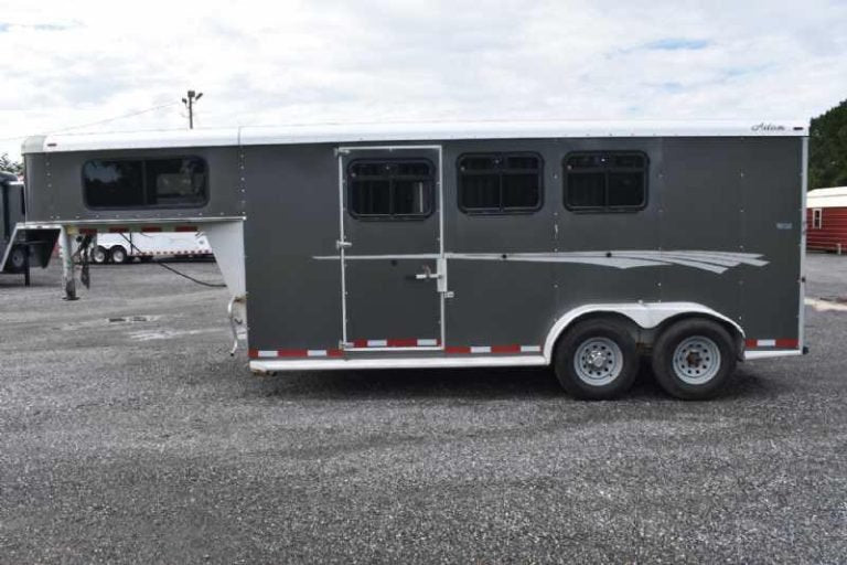 2018 Adam 7304GN 3 Horse Trailer image 16