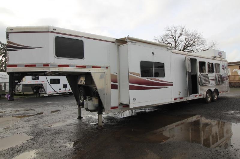 2008 Lakota 8415 w/Slide out 4 Horse Trailer image 1