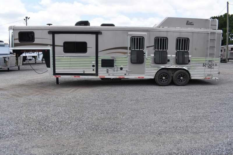 2015 Bison Ranger 3LQ Horse Trailer with 10′ Short Wall image 7