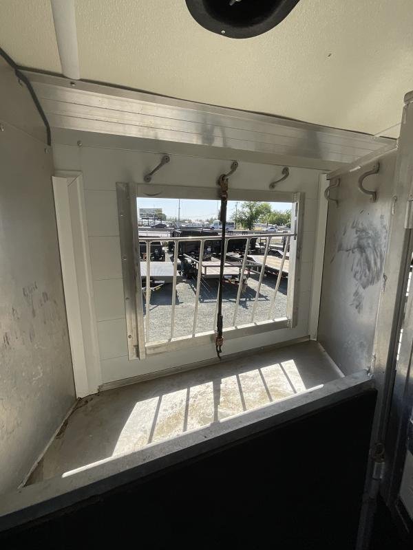 2005 Jamco 4 Horse Gooseneck Trailer image 26