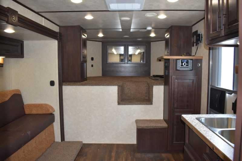 2020 Bison Laredo 3 Horse Trailer with 11′ Short Wall image 11