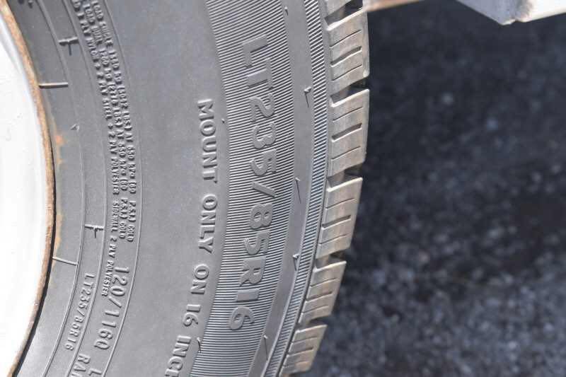 2006 Adam 7302 3 Horse Trailer image 17