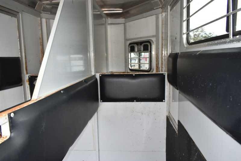 2001 CM Odyssey 2 Horse Trailer image 10