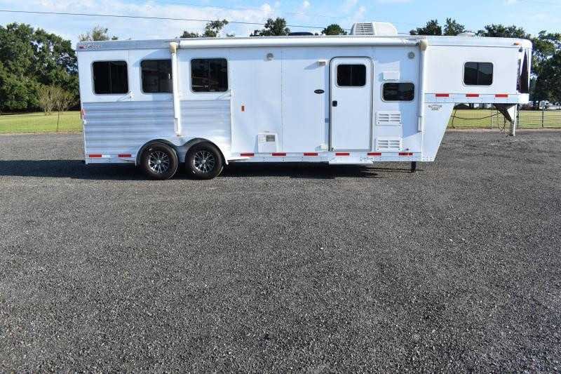 2015 Exiss 7308LQ 3 Horse Trailer with 8′ Short Wall image 1
