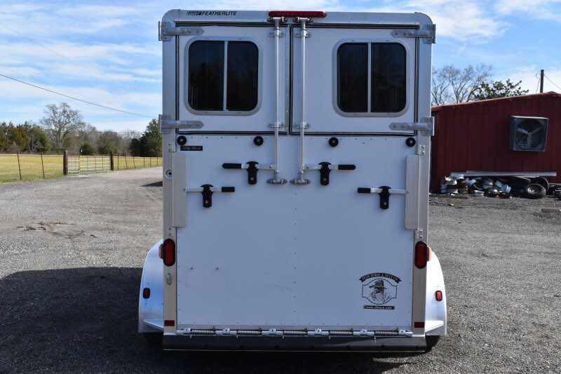 2005 Featherlite 2HST 2 Horse Trailer image 6