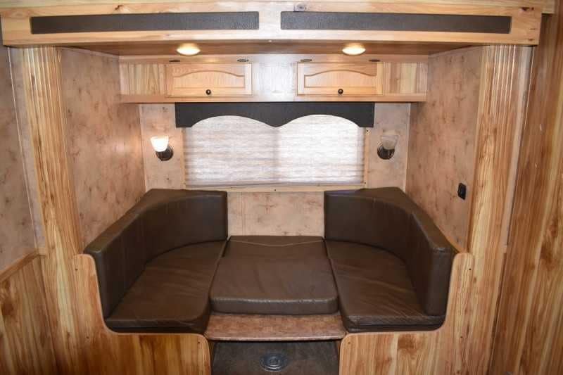 2015 Lakota 8411GLQ 4 Horse Trailer with 11′ Short Wall image 10