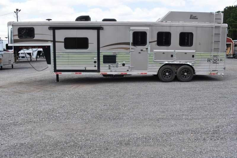 2015 Bison Ranger 3LQ Horse Trailer with 10′ Short Wall image 6