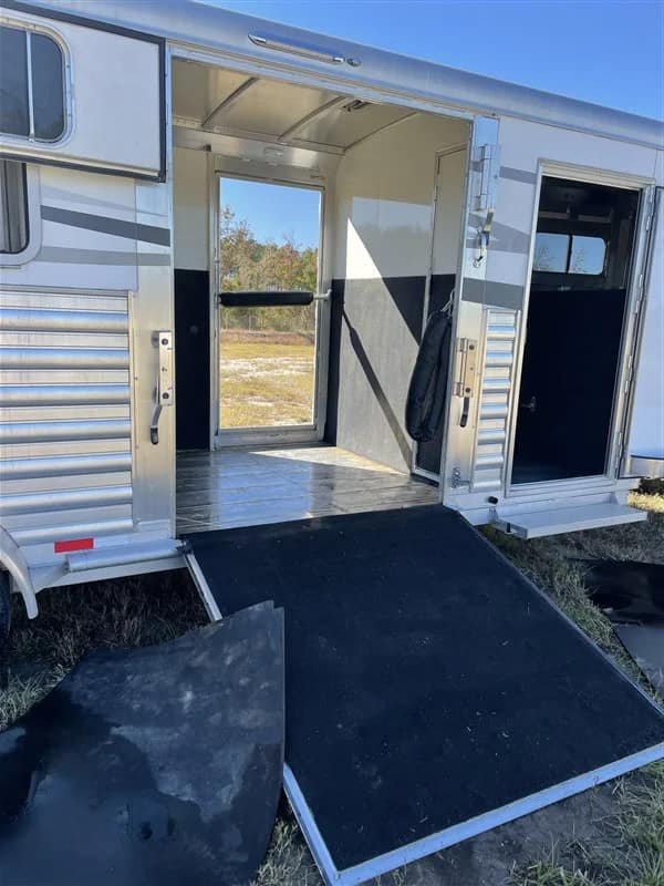 2019 4 Star 2+1 GN image 26