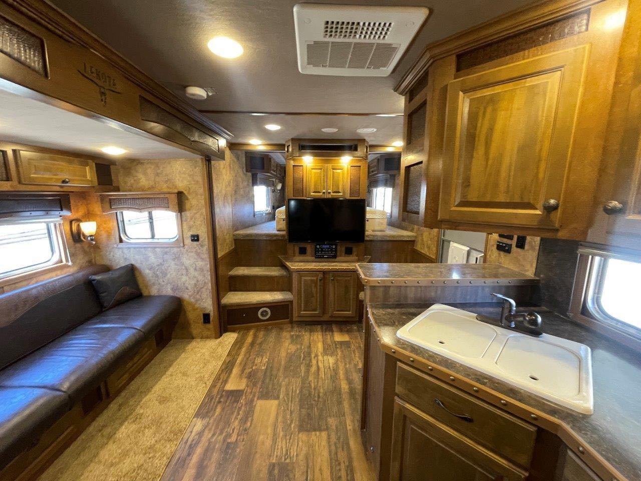 2015 Lakota Bighorn Edition 8414 4 Horse Trailer With Living Quarters “1 Slide” image 10