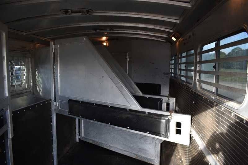 2006 Platinum 8410LQ 4 Horse Trailer with 9′ Short Wall image 24