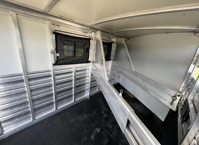 2013 model Cimarron 3 Horse Bumper Pull image 2