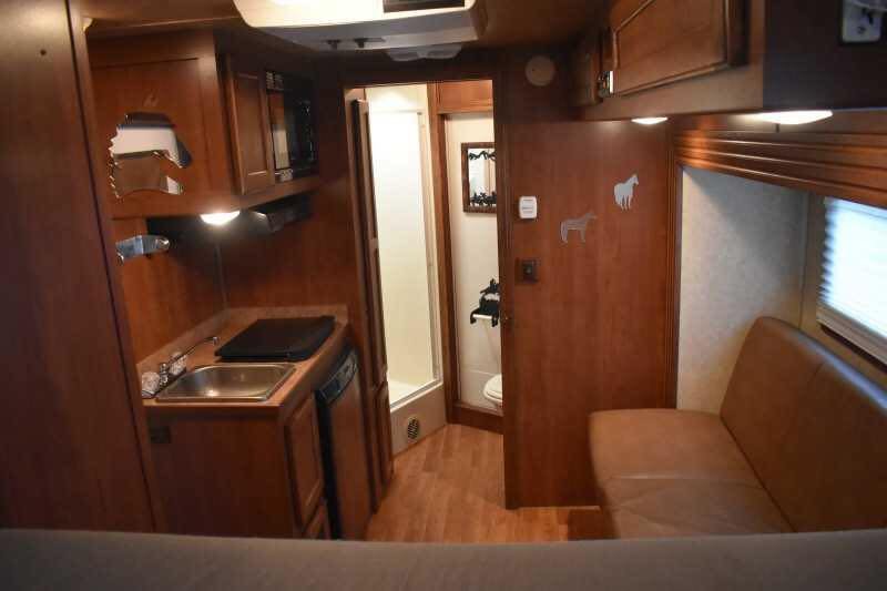 2014 Shadow 7208GLQ 2 Horse Trailer with 8′ Short Wall image 17