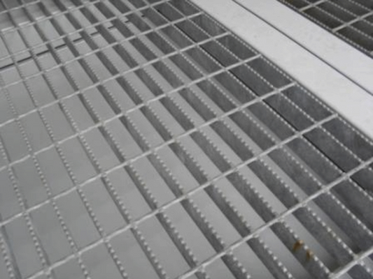 20Ft X 8Ft Open Mesh Floor Bunded Store image 0