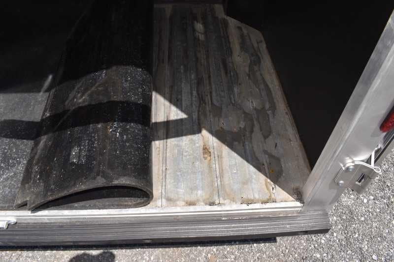 2020 Bison Laredo 3 Horse Trailer with 11′ Short Wall image 27