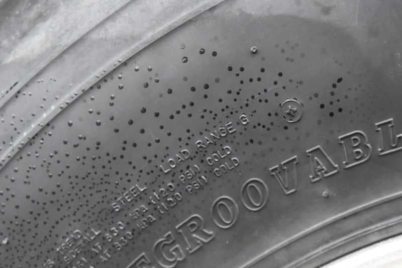 2003 Bloomer 8414LQ 4 Horse Trailer with 14′ Short Wall image 34