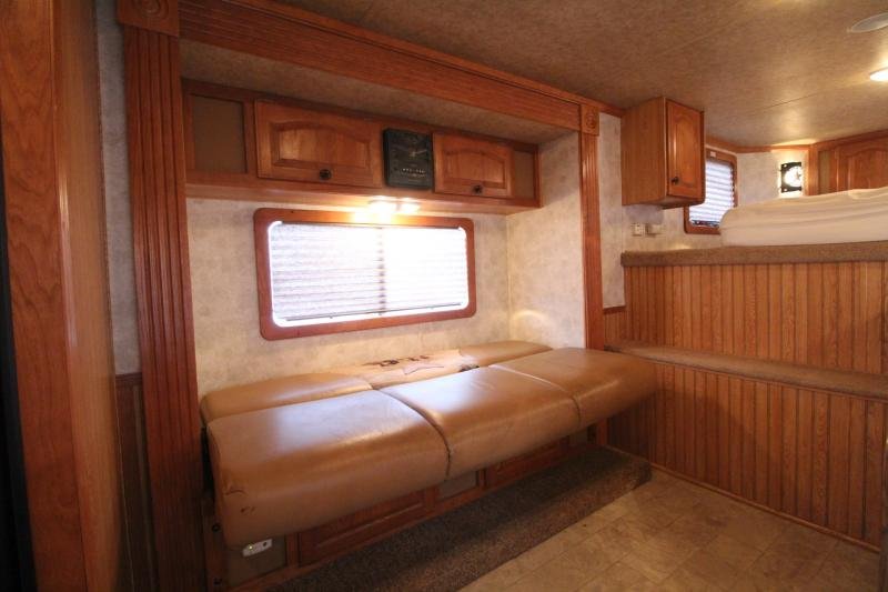 2008 Lakota 8415 w/Slide out 4 Horse Trailer image 9