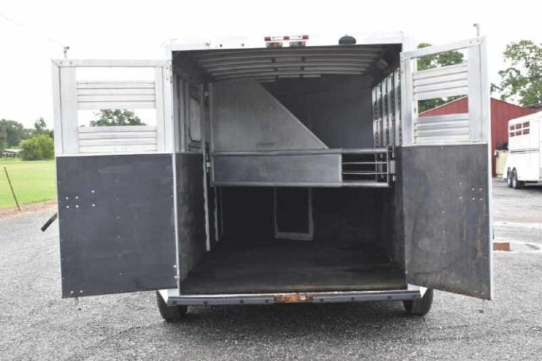 2018 Adam 7304GN 3 Horse Trailer image 11