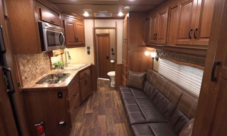 2019 Lakota Bighorn 6 Horse Side Load Trailer image 15
