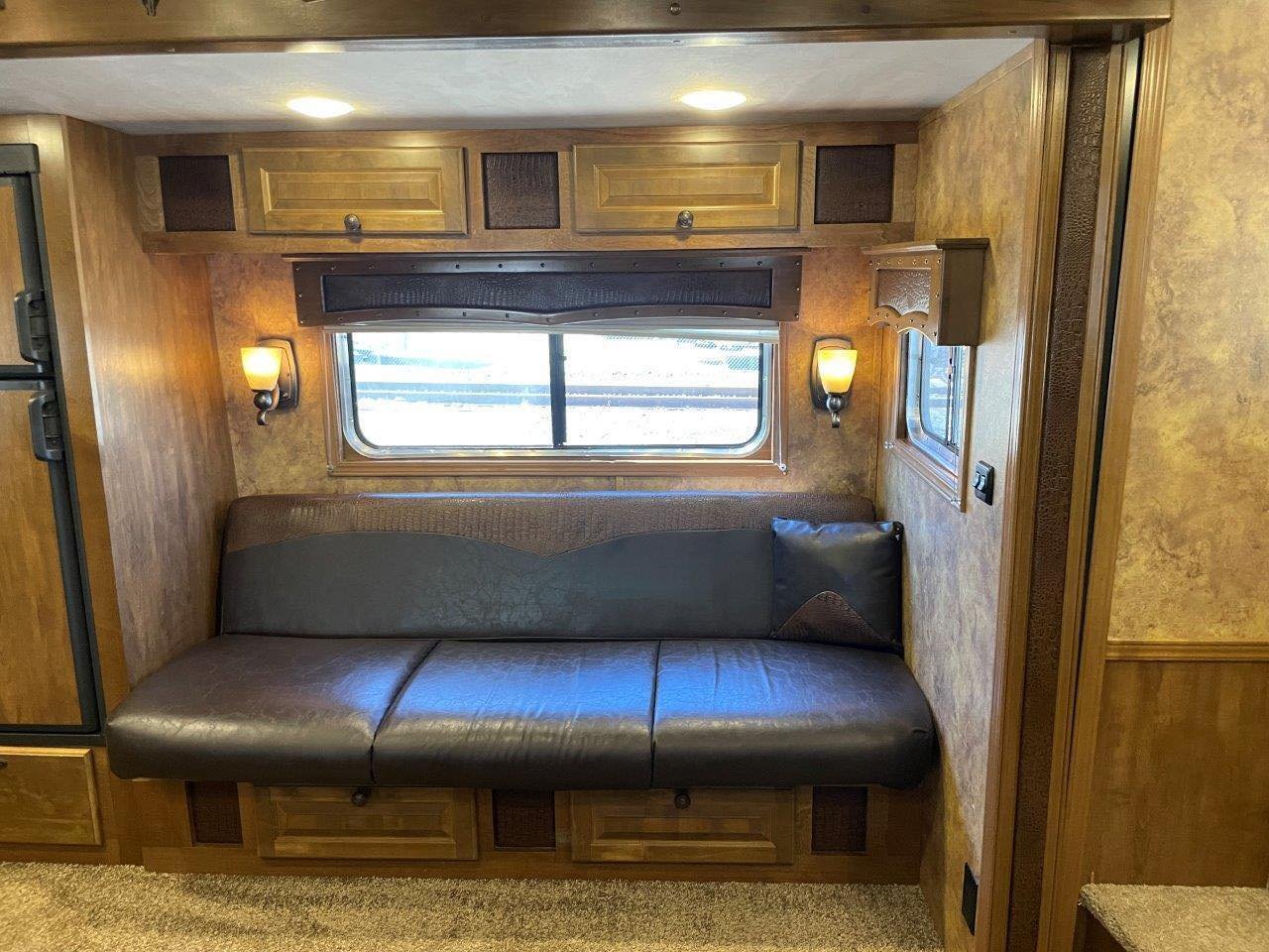 2015 Lakota Bighorn Edition 8414 4 Horse Trailer With Living Quarters “1 Slide” image 13