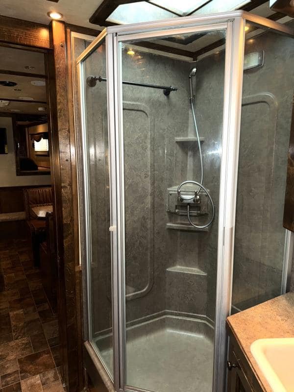 2011 Platinum Coach 4 Horse 15 SW Rear Load Horse Trailer image 22