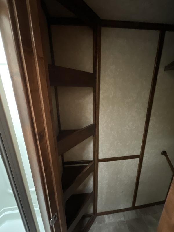 2014 Logan Coach RAZ4GNHDLQ 40′ 4 horse Razor GN Horse Trailer**WITH WALK IN CLOSET** image 25