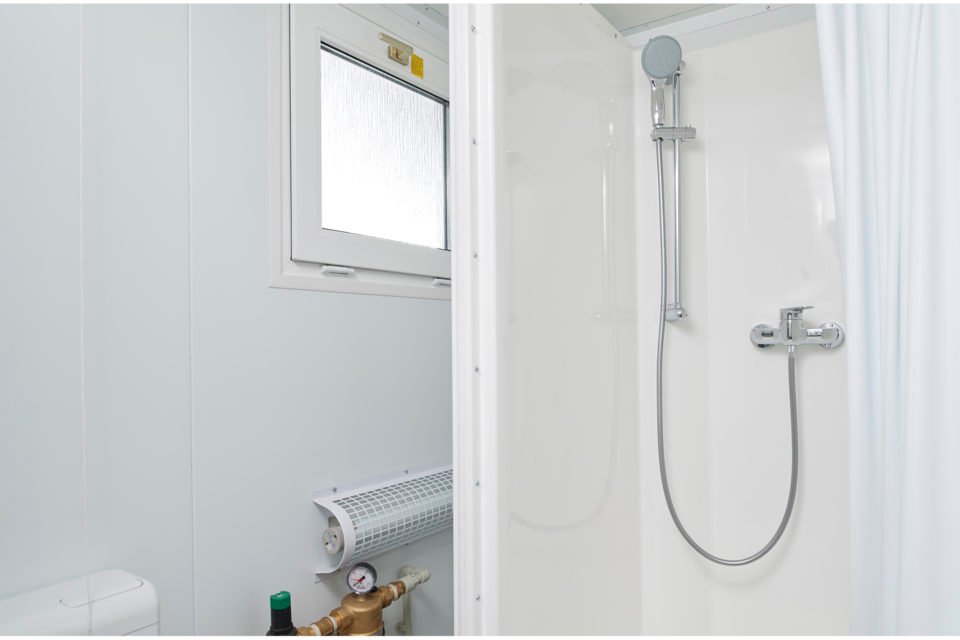 8Ft x 5Ft Mains Toilet/Shower image 1