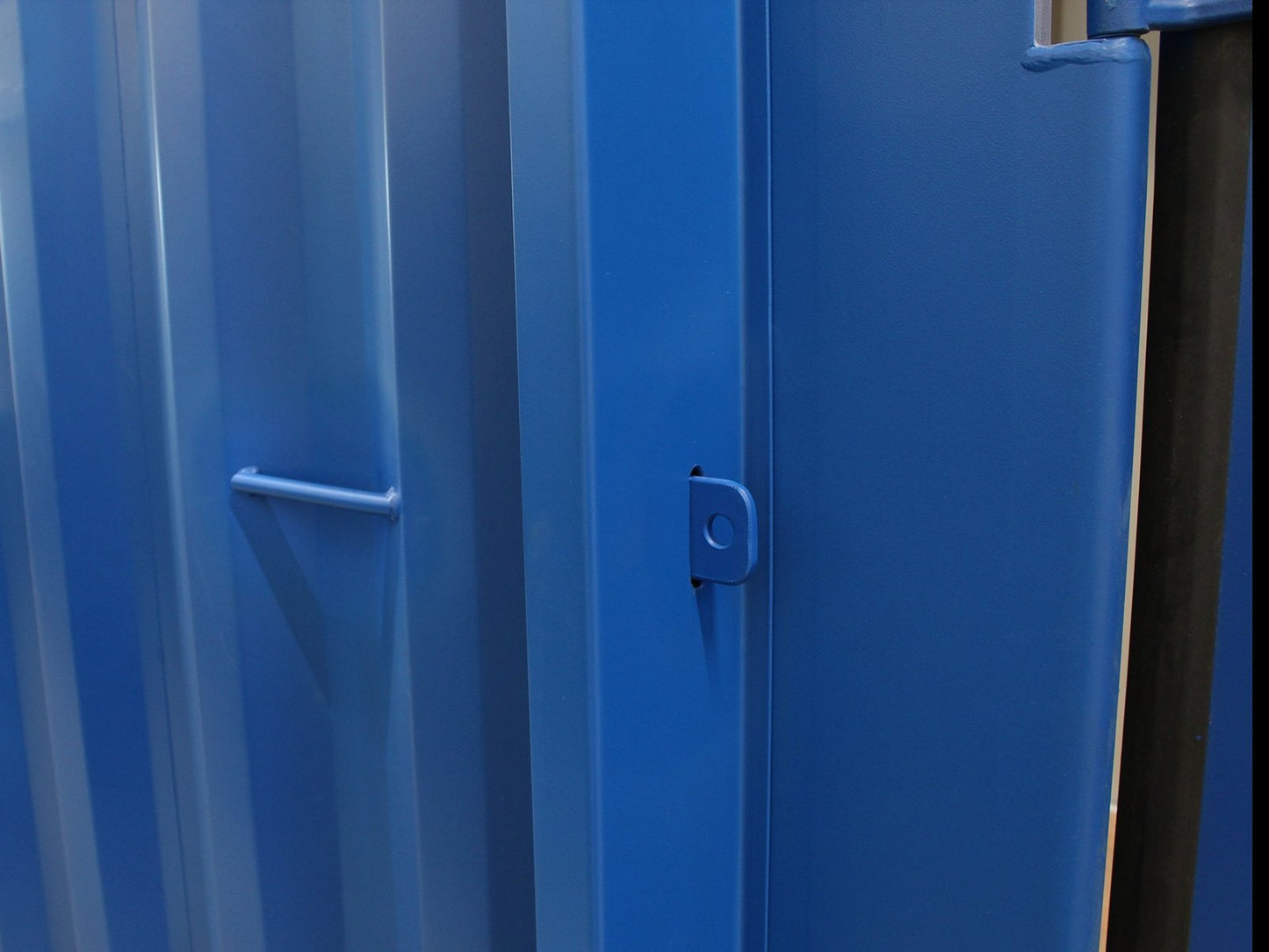 20ft Hi Cube Container (9′ 6″ high) suitable for IBC storage Sliding Door image 3