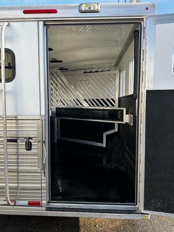 2009 Bloomer Trailers Evolution 10th Anniversary Edition 3-H 11′ LQ image 28