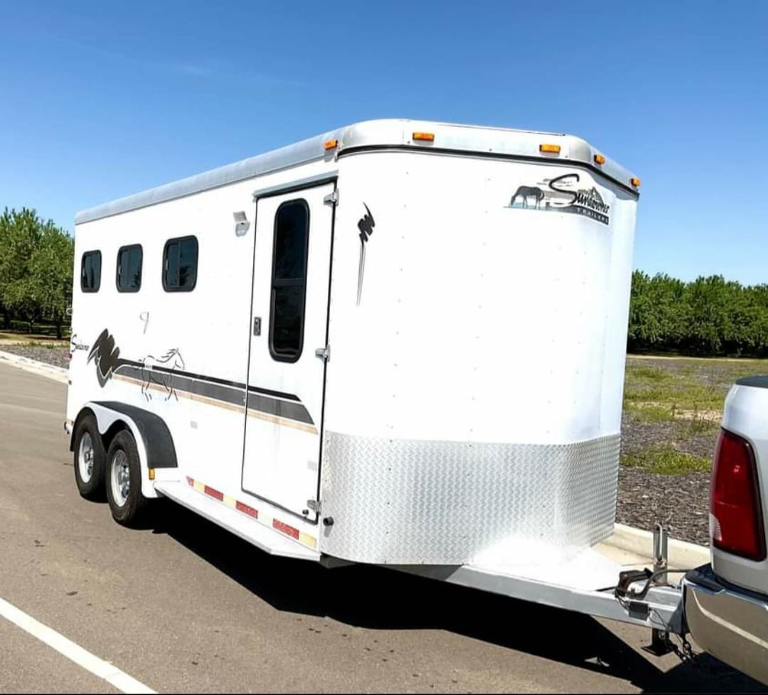 1999 Sundowner  3 Horse Trailer image 5