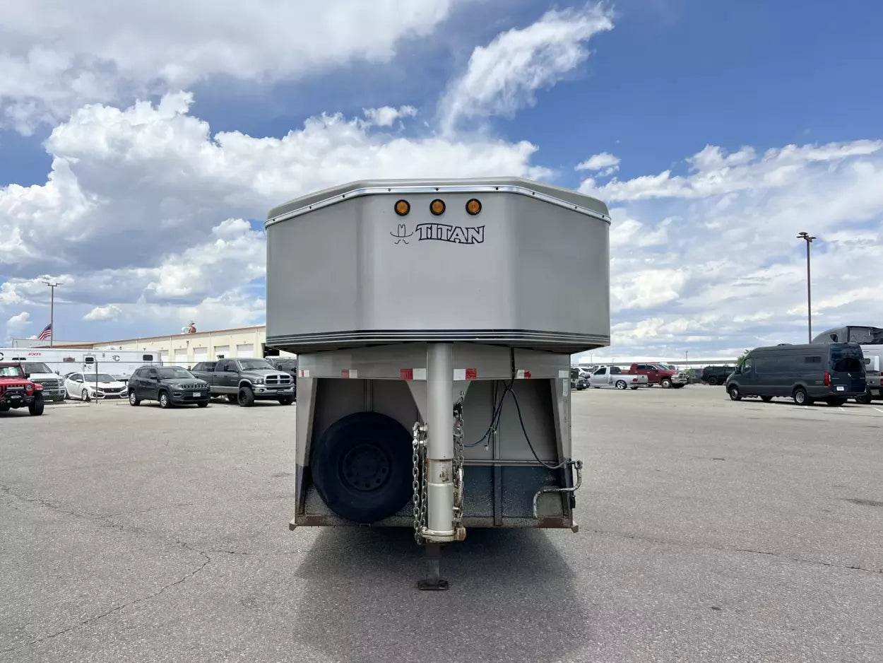 2001 Titan 3 Horse Gooseneck image 13