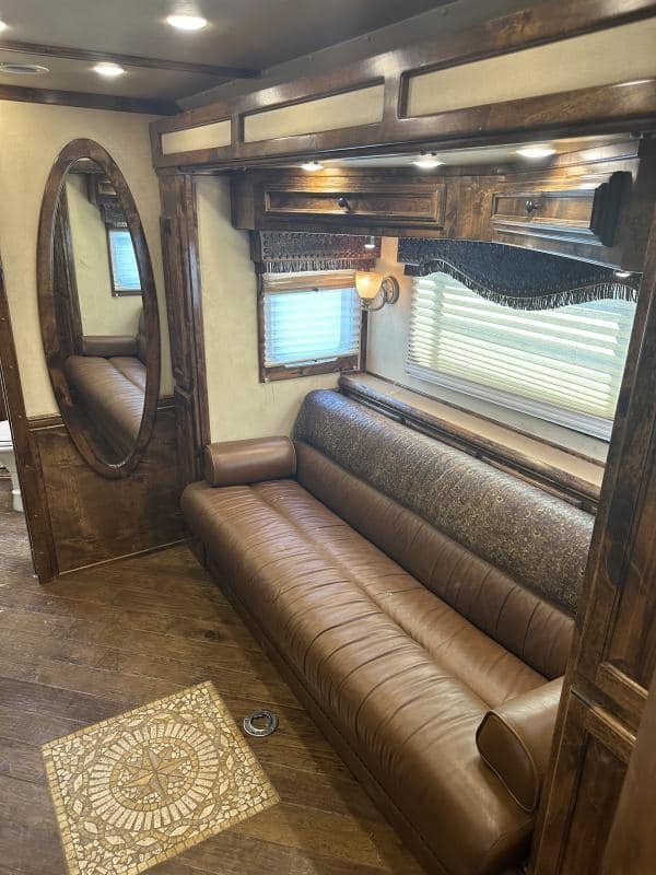 2007 4 Star 4 Horse 14′ Outlaw LQ Slide Out image 14