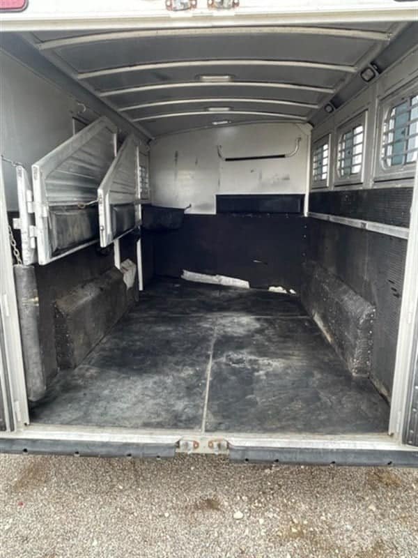 1999 Elite Custom 3 Horse Trailer image 3