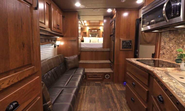 2019 Lakota Bighorn 6 Horse Side Load Trailer image 14