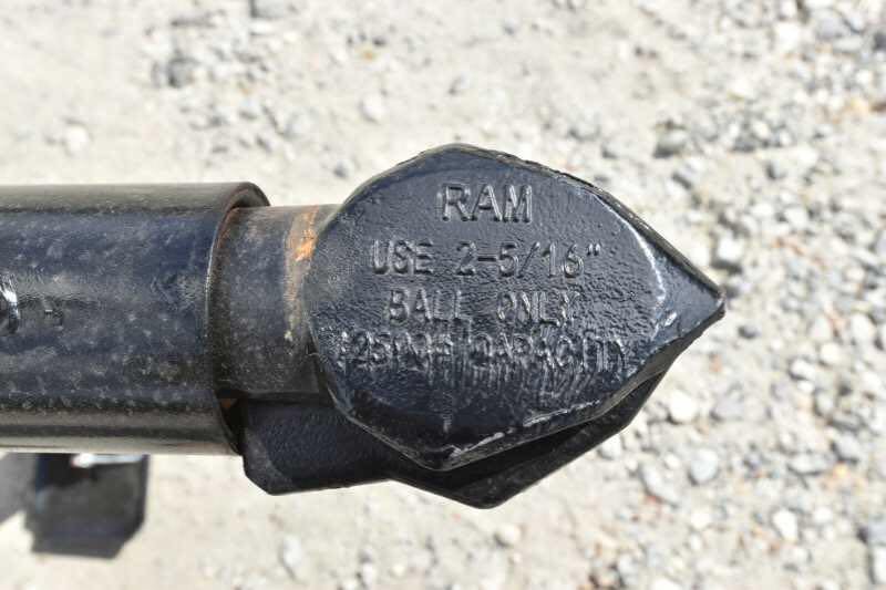 2018 Lakota 2HBPST 2 Horse Trailer image 12