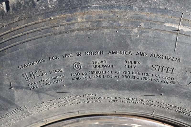 2006 Platinum 8410LQ 4 Horse Trailer with 9′ Short Wall image 29