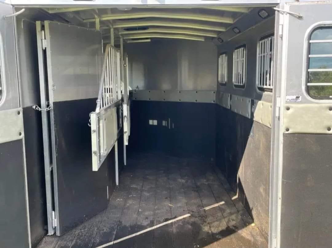 2005 classic aluminum 3 Horse monarch 16 foot image 7