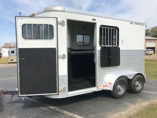 2010 Merhow 2 Horse Slant image 3