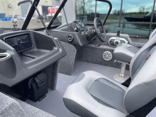 2025 Princecraft Holiday® 162 WS Max Fishing Boat image 2