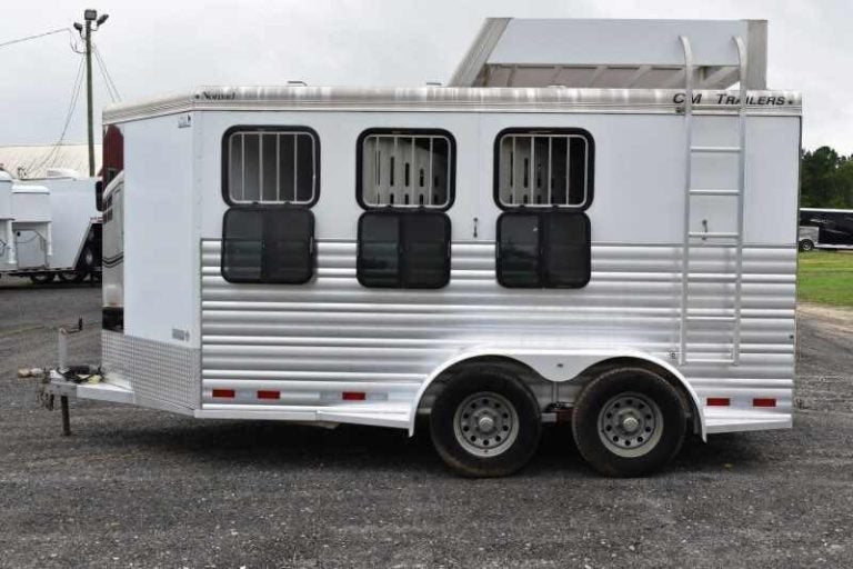 2012 CM 3HBP 3 Horse Trailer image 8