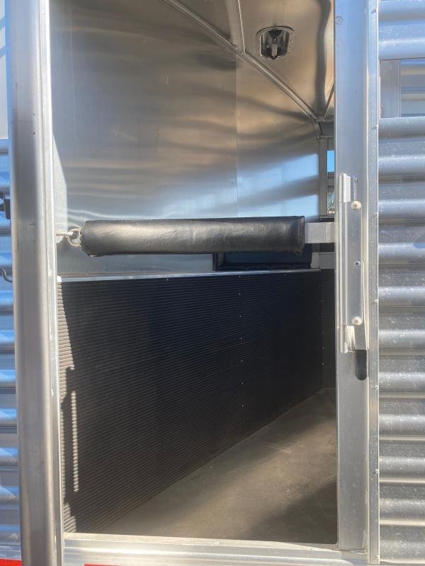 2021 Elite Trailers Slant Load 5 Horse Slant Load image 14