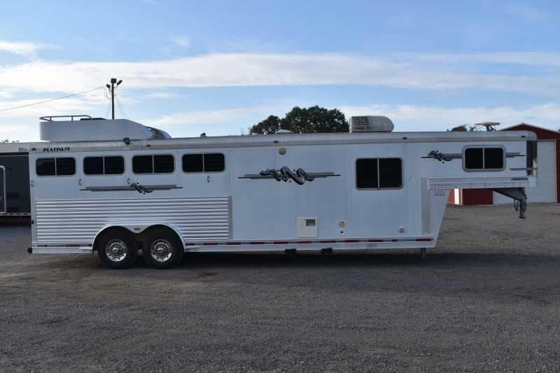 2006 Platinum 8410LQ 4 Horse Trailer with 9′ Short Wall image 7