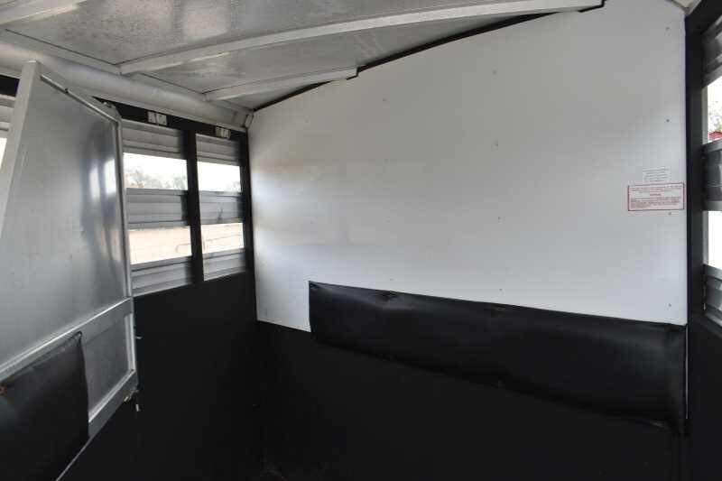 2005 Sundowner Sunlite 2 Horse Trailer image 7