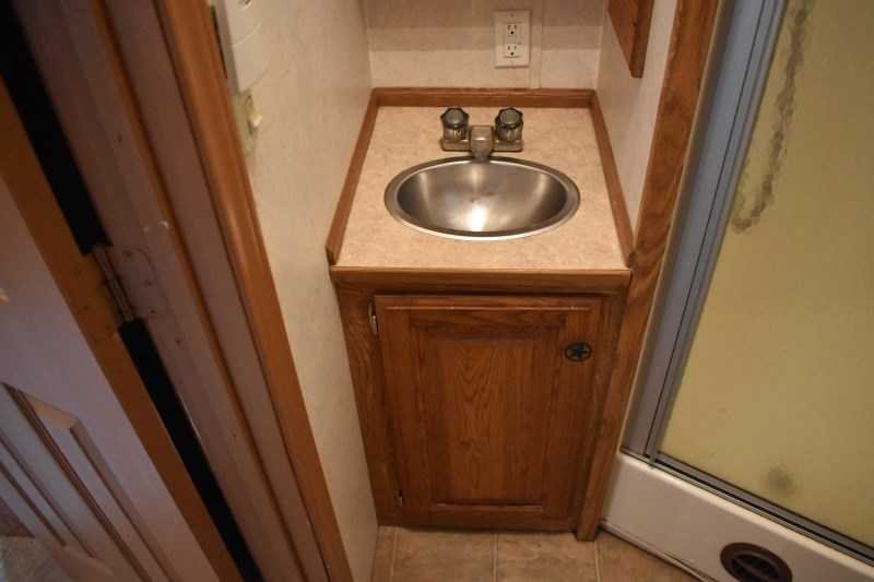 2007 American Spirit 8410GLQ 4 Horse Trailer with 10′ Short Wall image 22