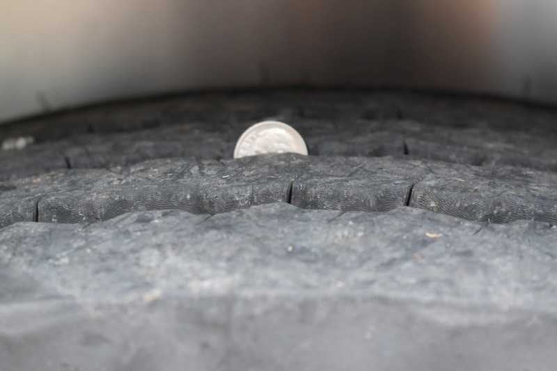 2013 Lakota Charger 8411LQ 4 Horse Trailer with 13′ Short Wall image 34