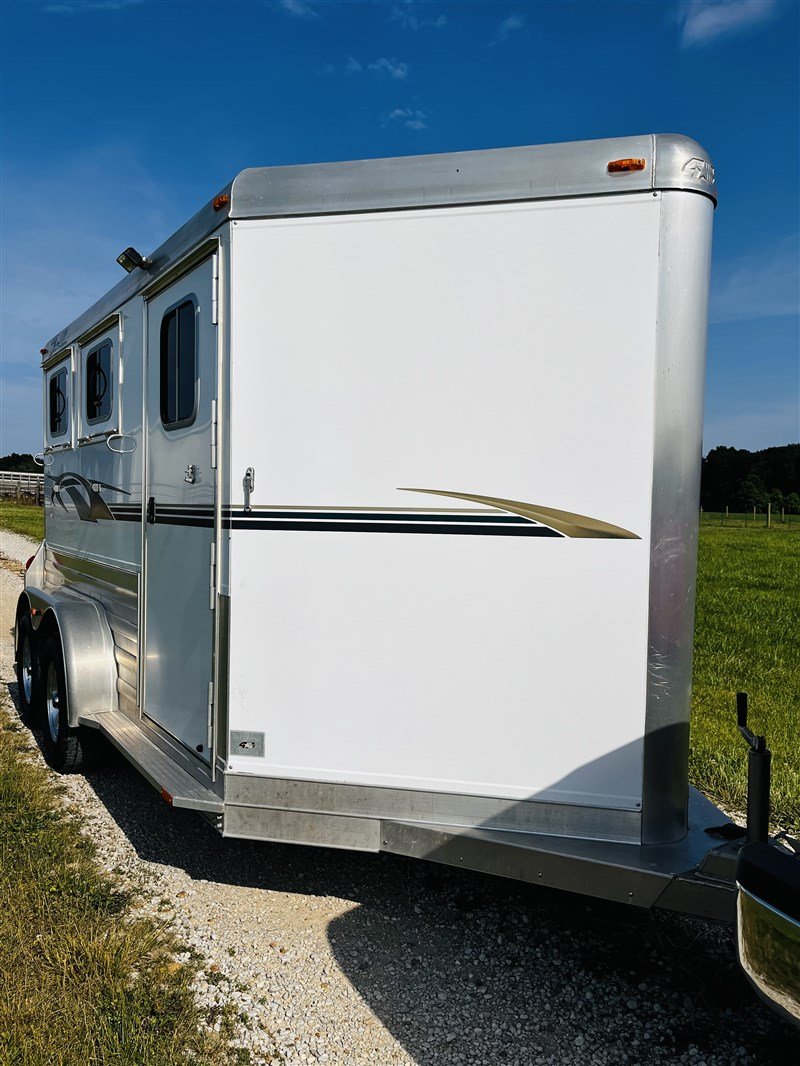 2015 4 Star 2 Horse Slant Load Bumper Pull image 10