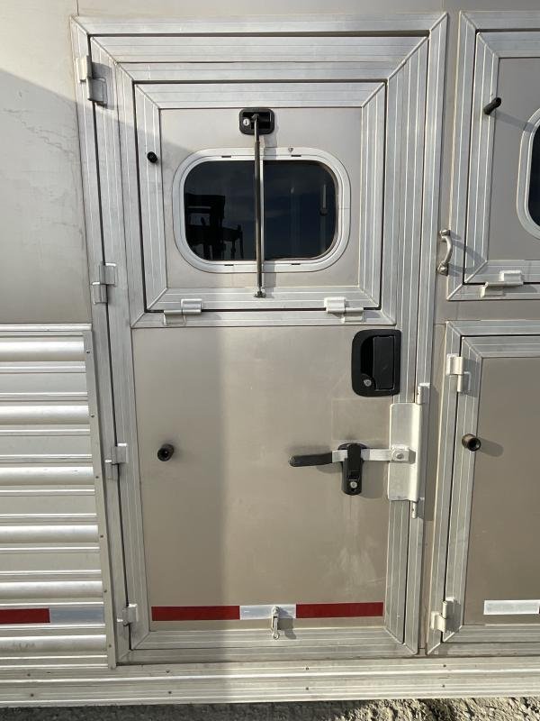 2014 Logan Coach RAZ4GNHDLQ 40′ 4 horse Razor GN Horse Trailer**WITH WALK IN CLOSET** image 27