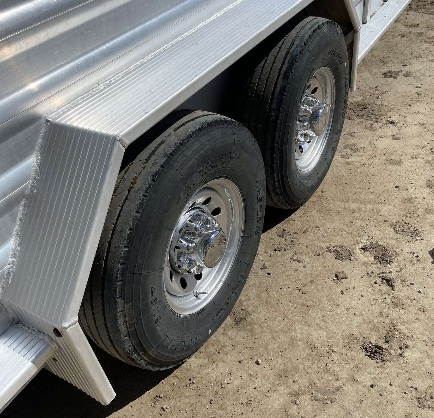 2013 Featherlite 30FT Stock Combo – 3 Compartments image 14