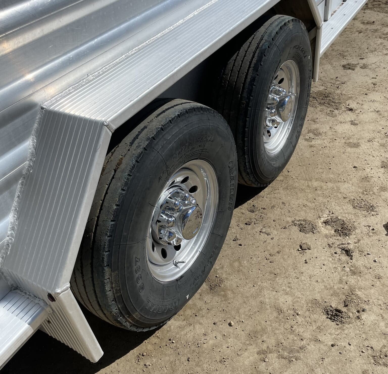 2013 Featherlite 30FT Stock Combo – 3 Compartments image 14