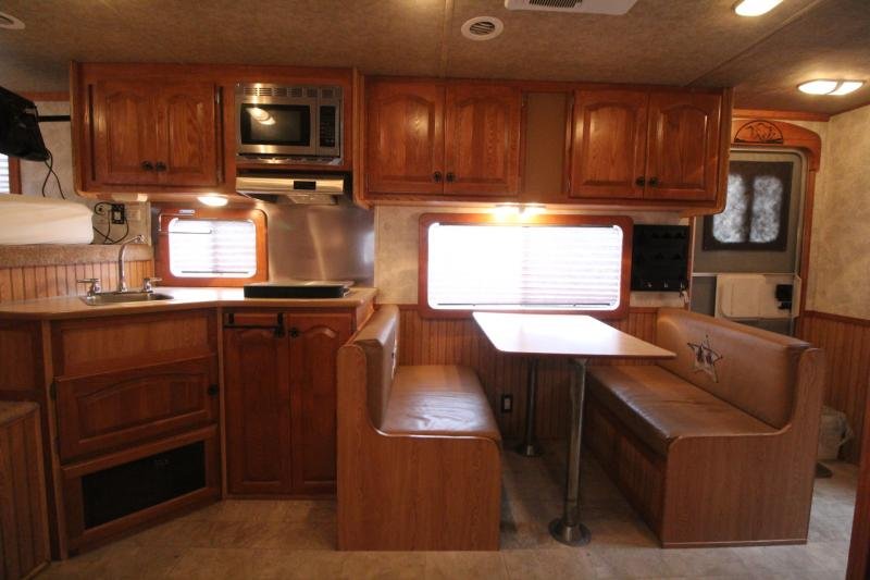 2008 Lakota 8415 w/Slide out 4 Horse Trailer image 10